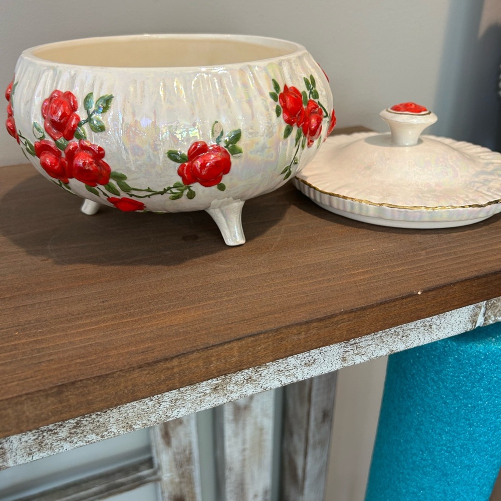 Vintage 1970  3 footed candy dish